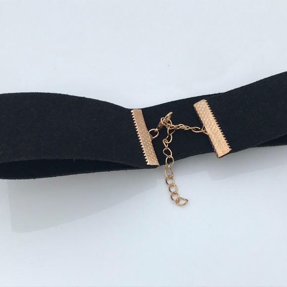 Women Choker Necklace Black Velvet With Buckle - Picture 6 of 8